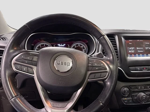 Used 2021  Jeep Latitude Plus image 12