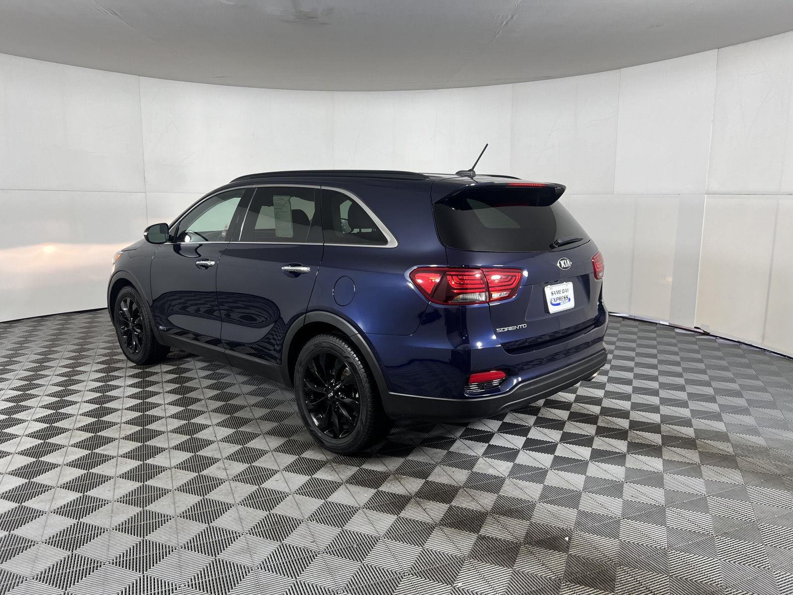Used 2019 Imperial Blue Kia S V6 image 22