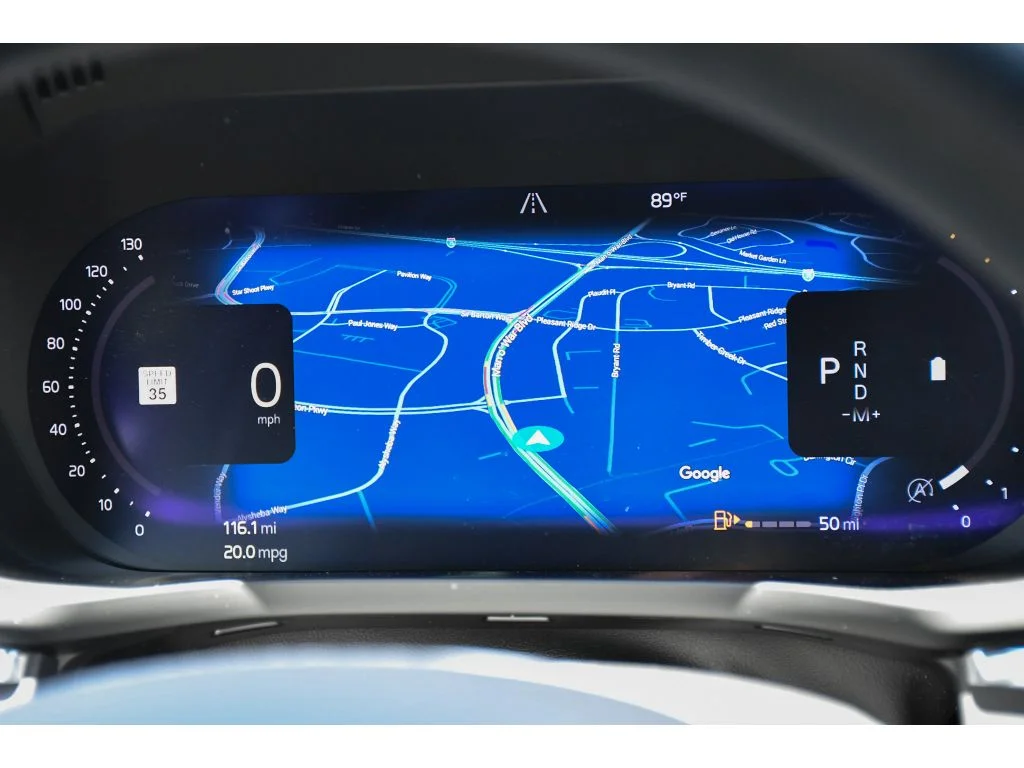 Used 2022 Platinum Grey Metallic Volvo R-Design image 19
