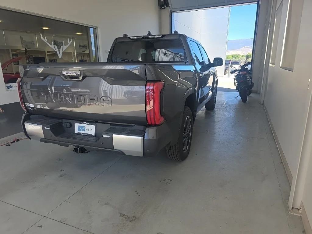 New 2026 Wind Chill Pearl <sup>1</sup> Toyota  Platinum image 8