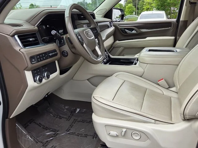 Used 2022 White GMC Denali image 16