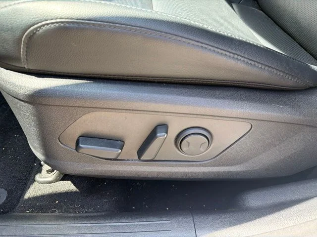 Used 2023 White Kia EX image 10