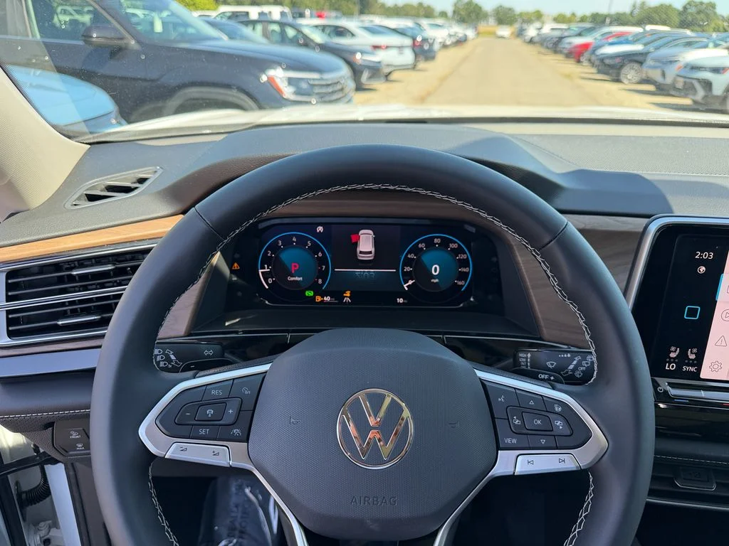 New 2026 Opal White Pearl Volkswagen 2.0T SE w/Technology image 15