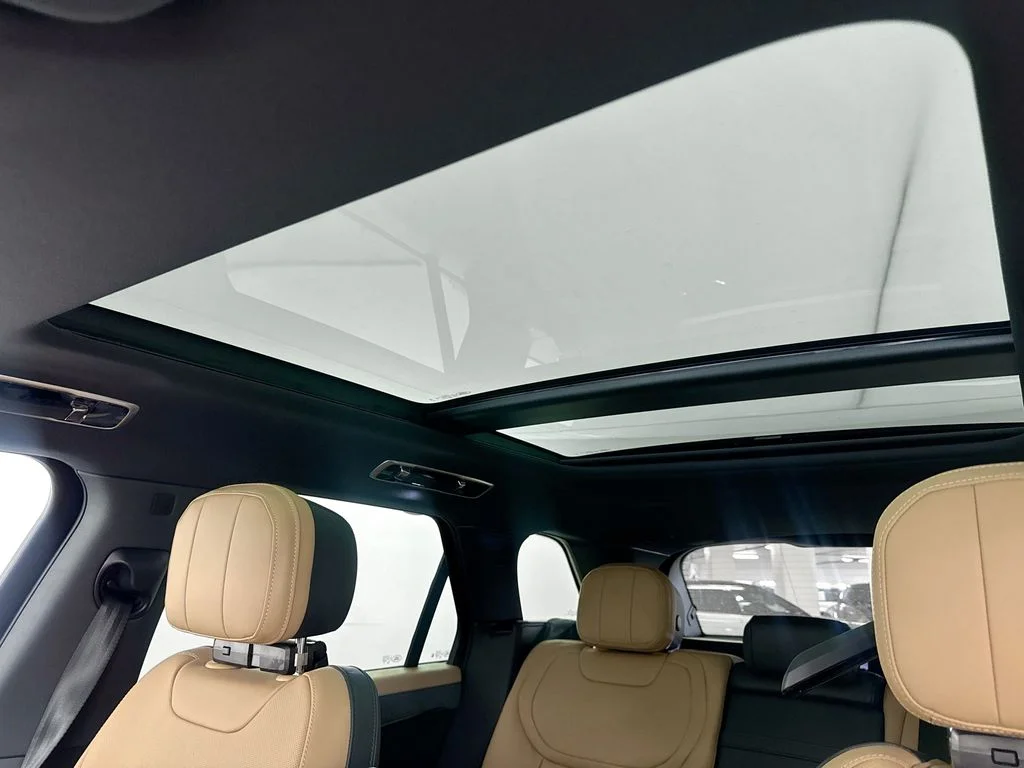 New 2026 Varesine Blue Land Rover Dynamic SE image 22