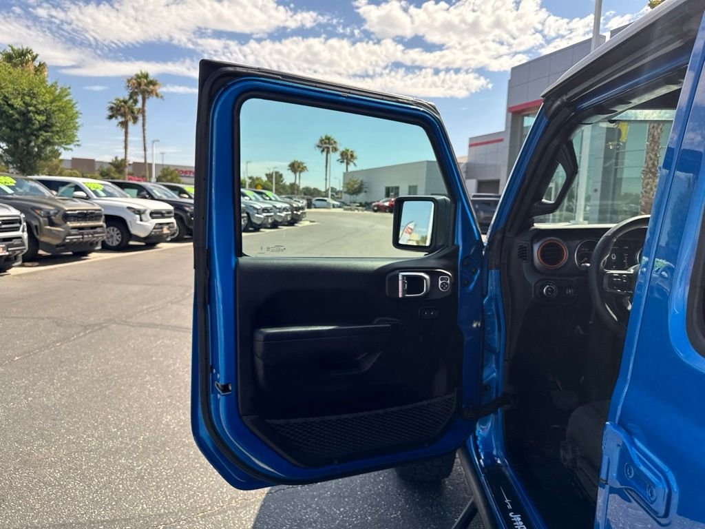 Used 2023 Blue Jeep Mojave image 12
