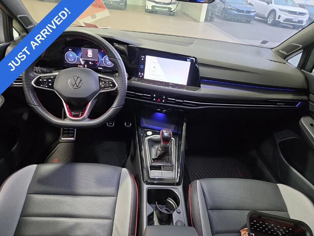 Used 2024 Reflex Silver Metallic Volkswagen SE image 5