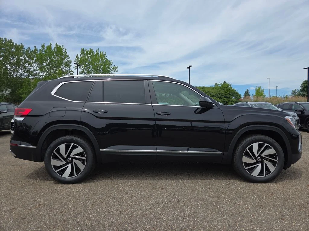 New 2026 Deep Black Pearl Volkswagen 2.0T SEL image 10