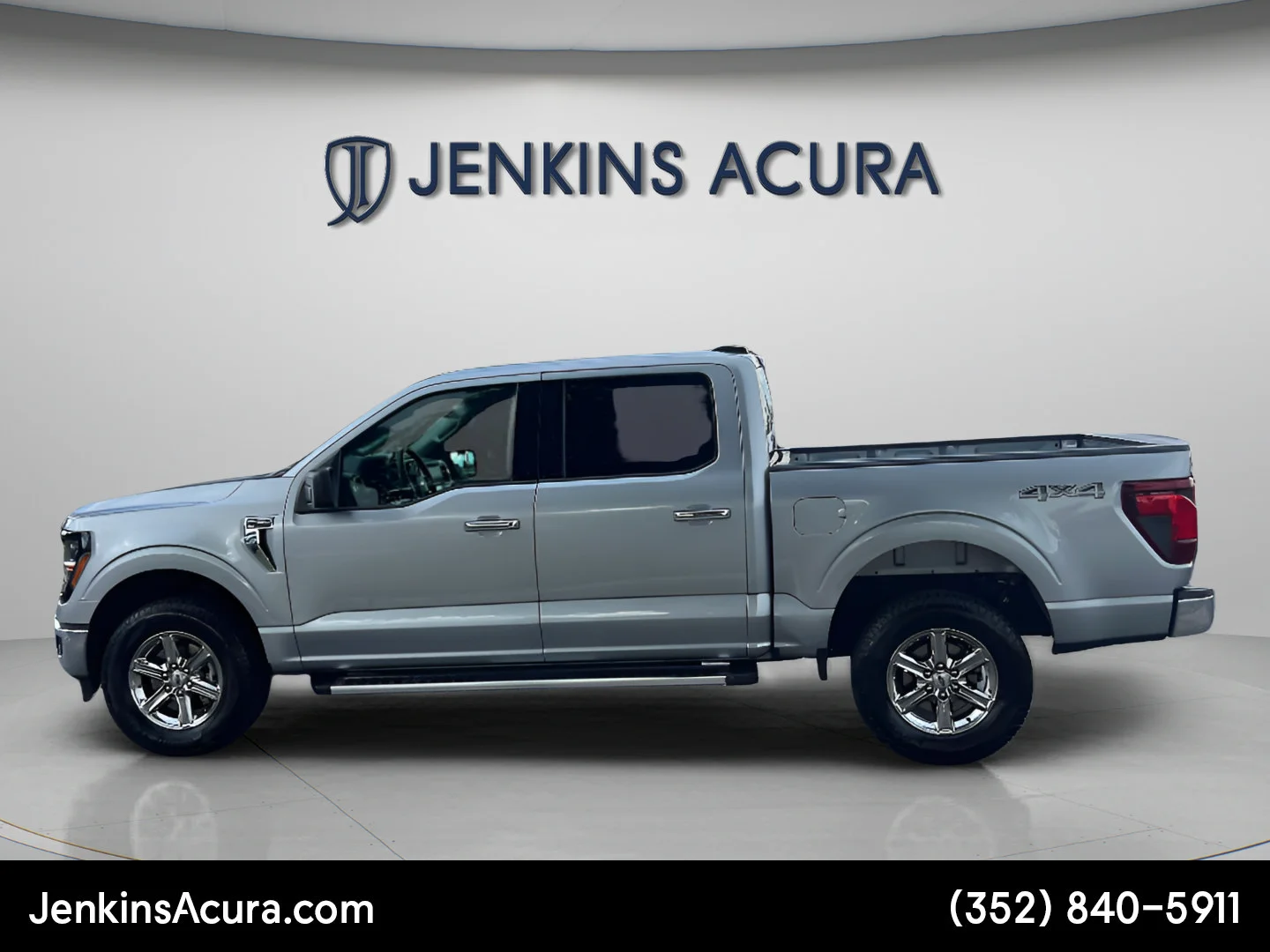 Used 2025 Silver Metallic Ford XLT image 6