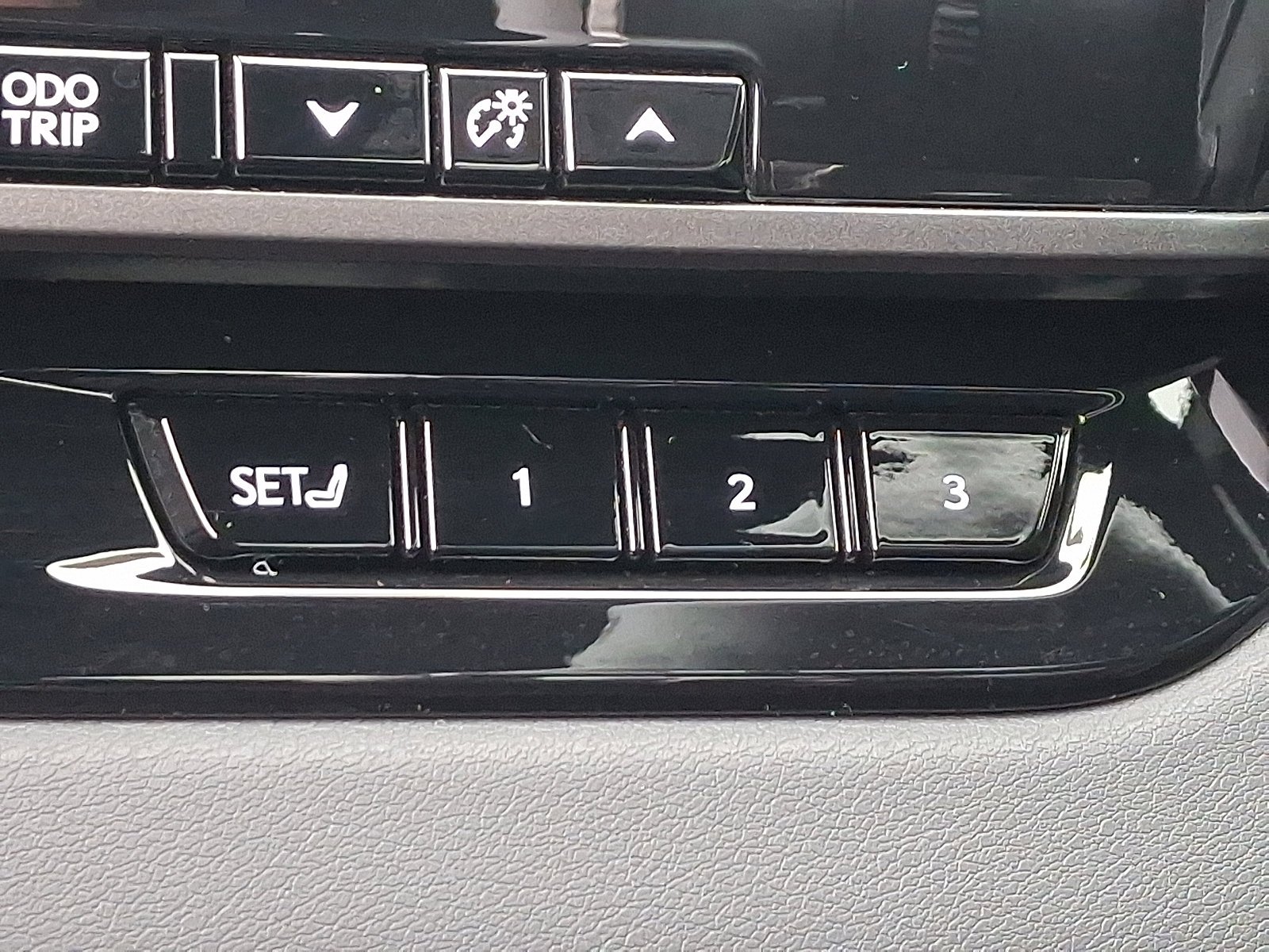 2025 Lexus RX 350 - Photo 26