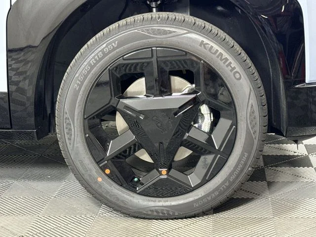 New 2027 Pale Gray Kia X-Line S image 10