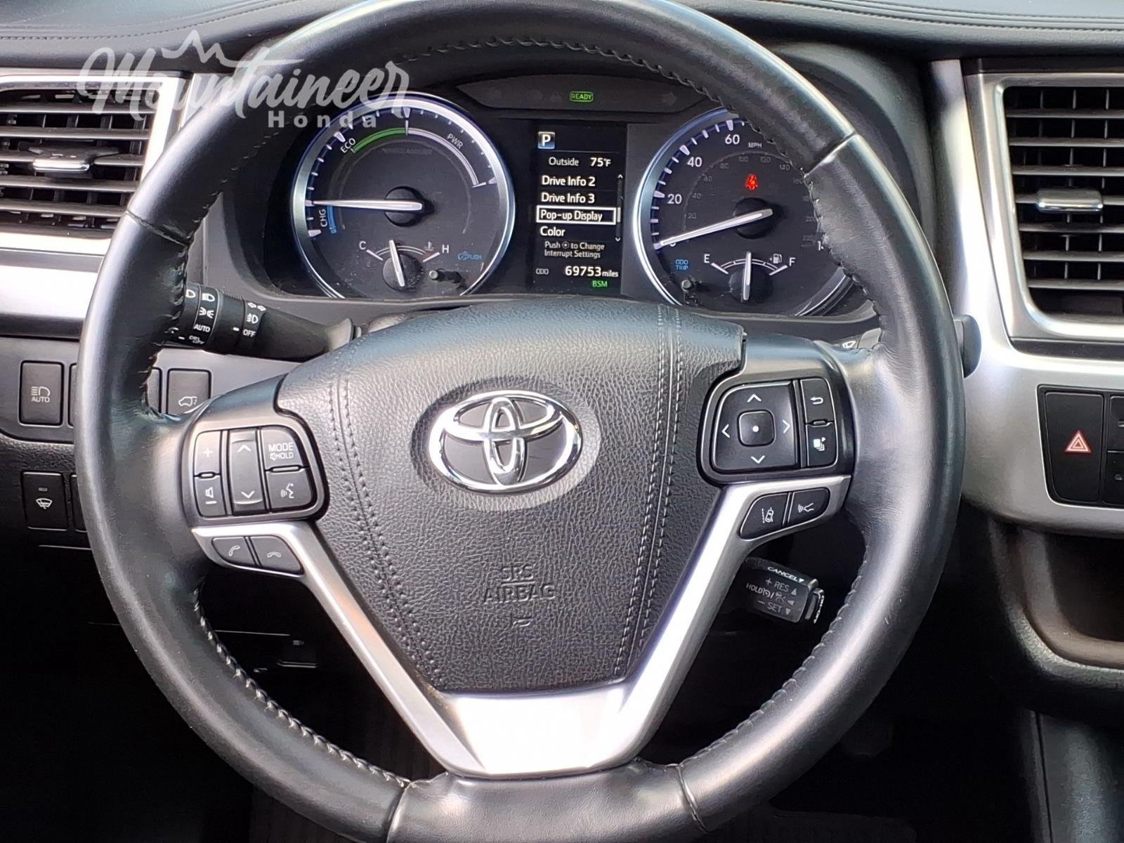 Used 2019 Predawn Gray Mica Toyota XLE image 30