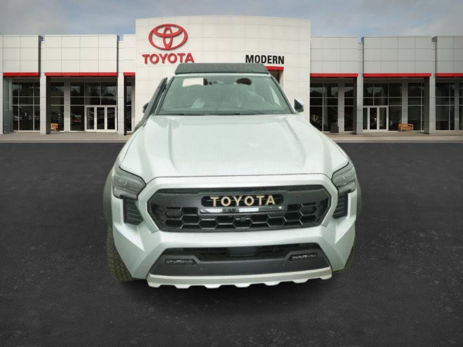 New 2025 Celestial Silver M Toyota Trailhunter image 2