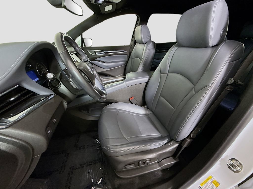 Used 2023 Summit White Buick Essence image 19
