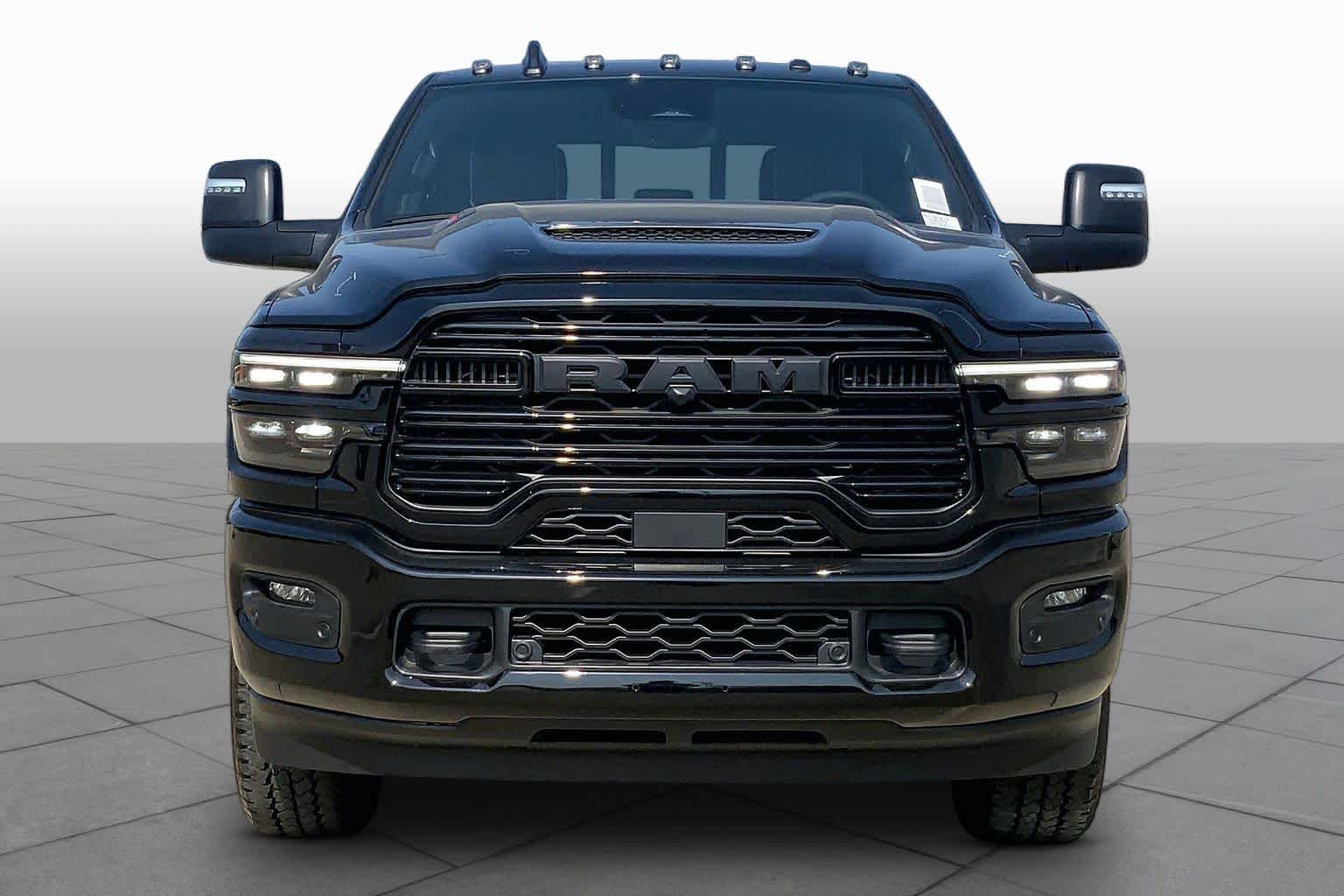 New 2026 Diamond Black Crystal Pearl-Coat Exterior Paint RAM Laramie image 3