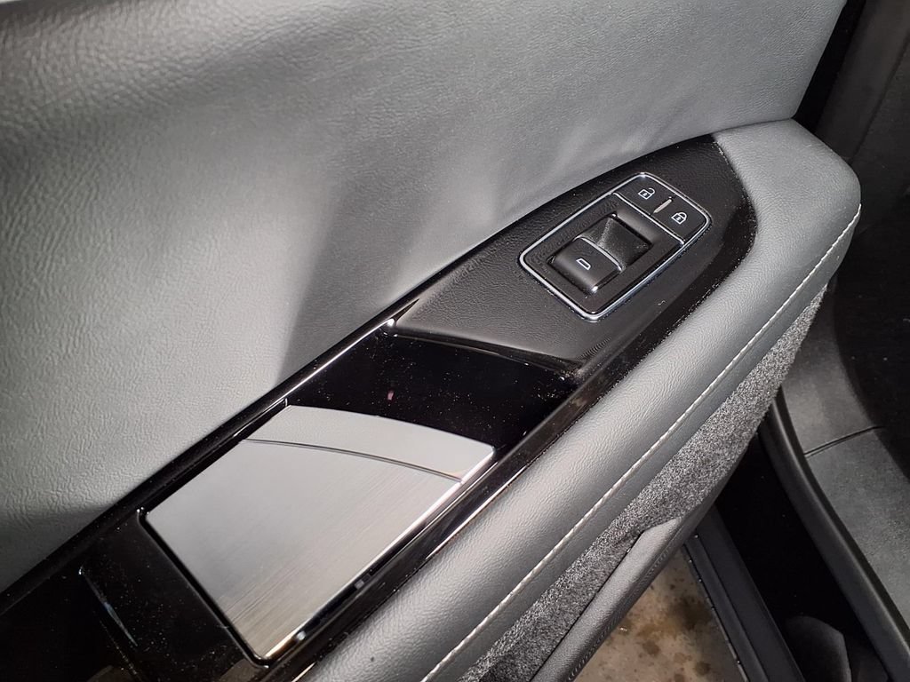 2027 Cadillac OPTIQ Sport - Photo 10