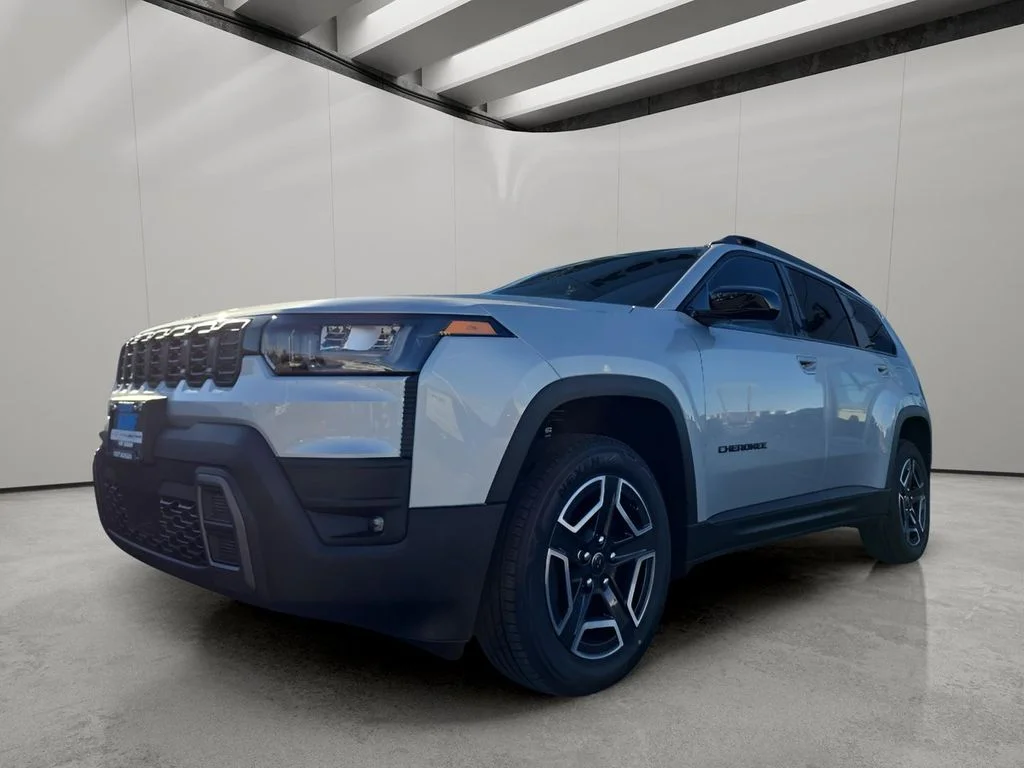 New 2026 Silver Zynith Clear-Coat Exterior Paint Jeep Laredo image 7