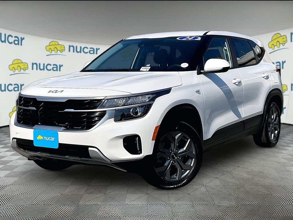 Used 2024 White Kia LX image 3
