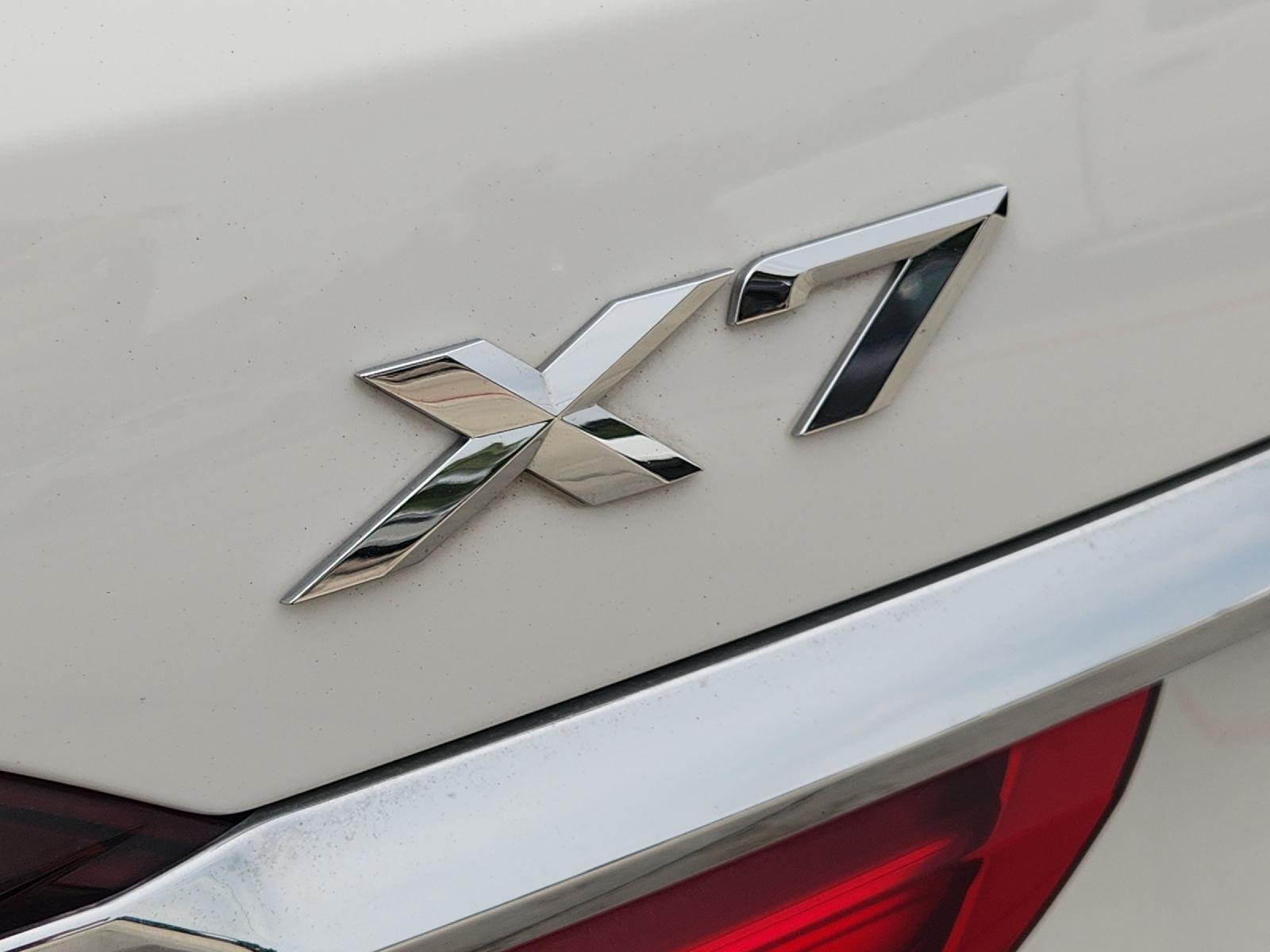 2021 BMW X7 photo 12 of 35