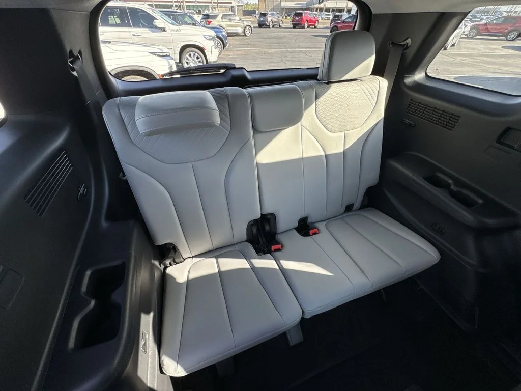 Used 2023 White Hyundai SEL image 28
