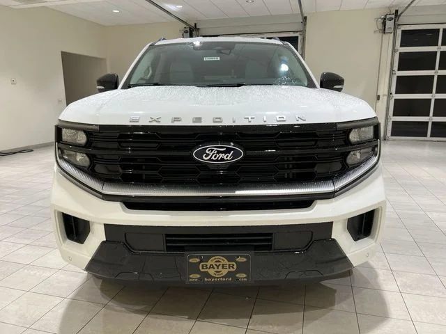 New 2027 White/off-white Ford Platinum image 8