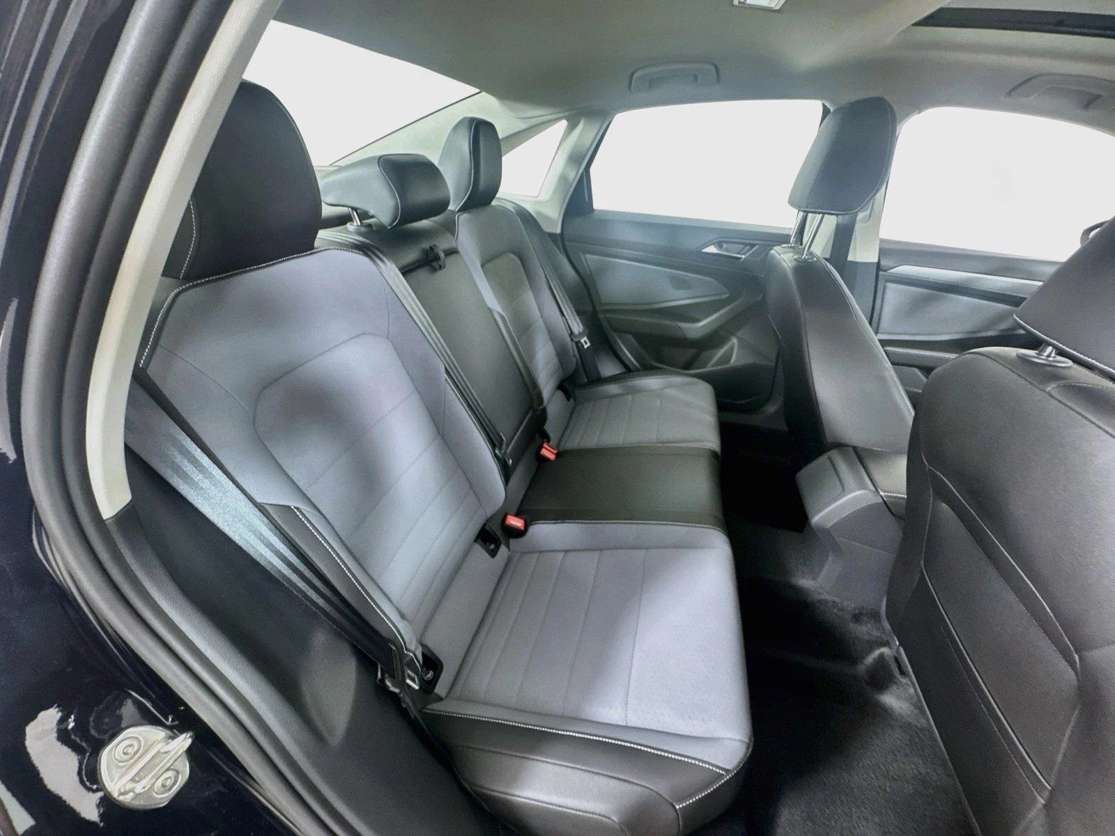 New 2027  Volkswagen SE image 26