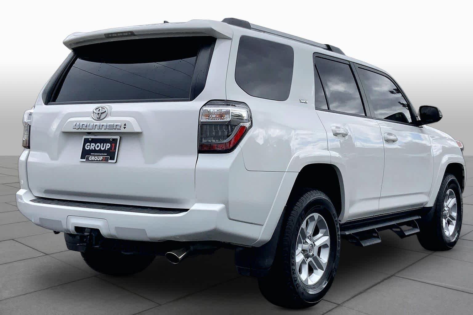 Used 2022 White Toyota SR5 Premium image 13