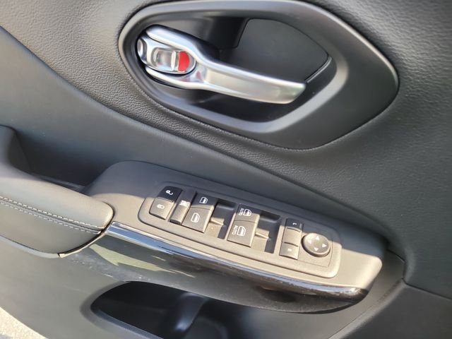 Used 2023 Blue Jeep Altitude image 16