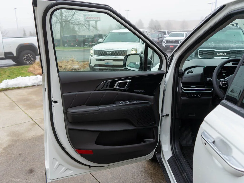 New 2026 Snow White Pearl Kia SX Prestige image 19
