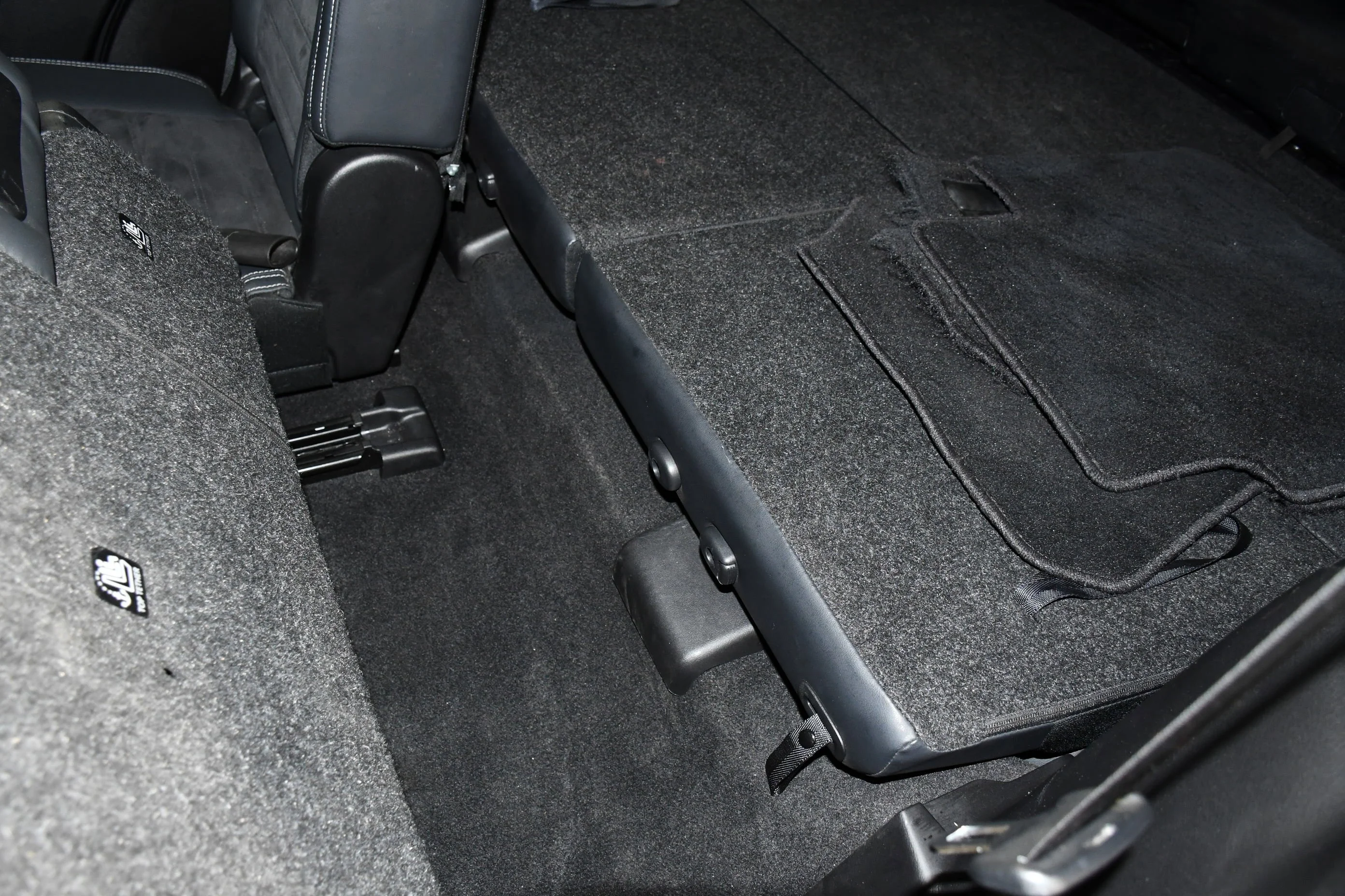 Certified Used 2023 White Diamond Mitsubishi SE image 48