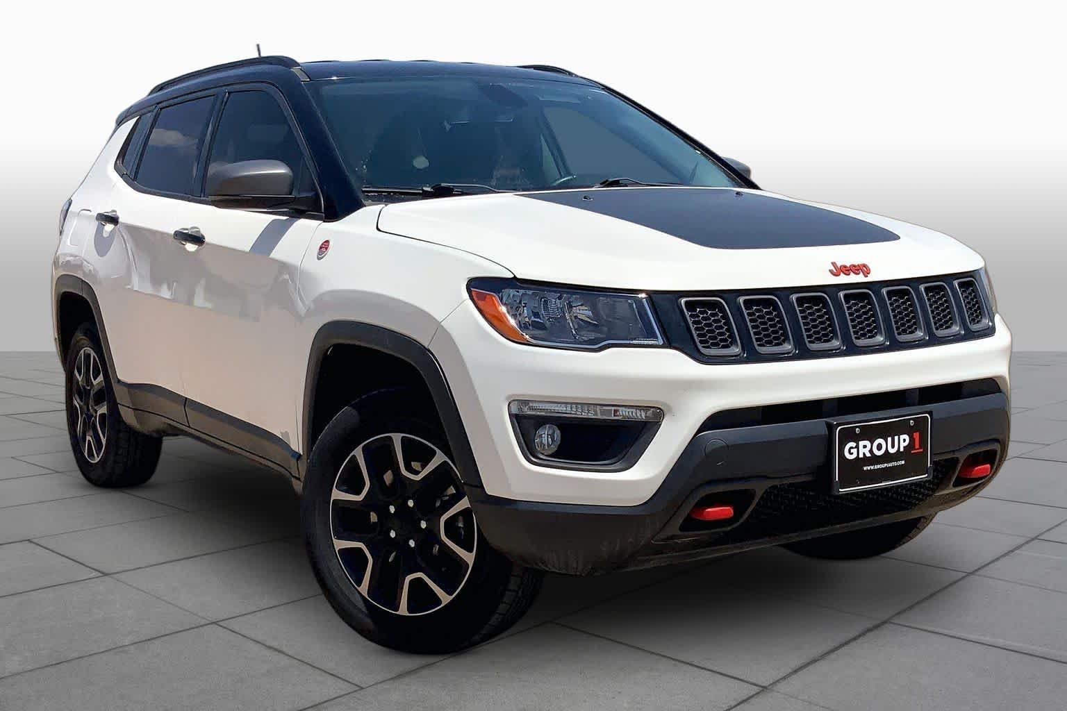 Used 2019 White Clearcoat Jeep Trailhawk image 3