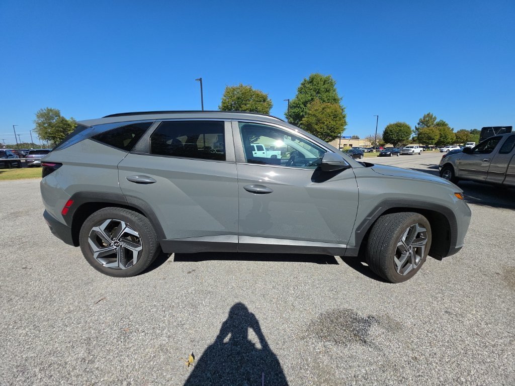 Used 2024 Gray Hyundai SEL image 5