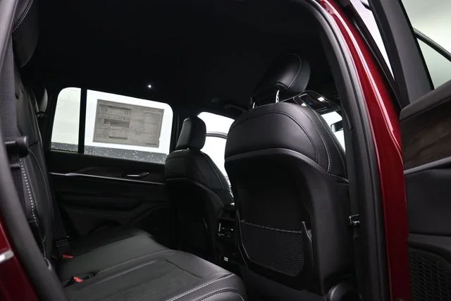 New 2026 Velvet Red Pearlcoat Jeep Altitude image 30
