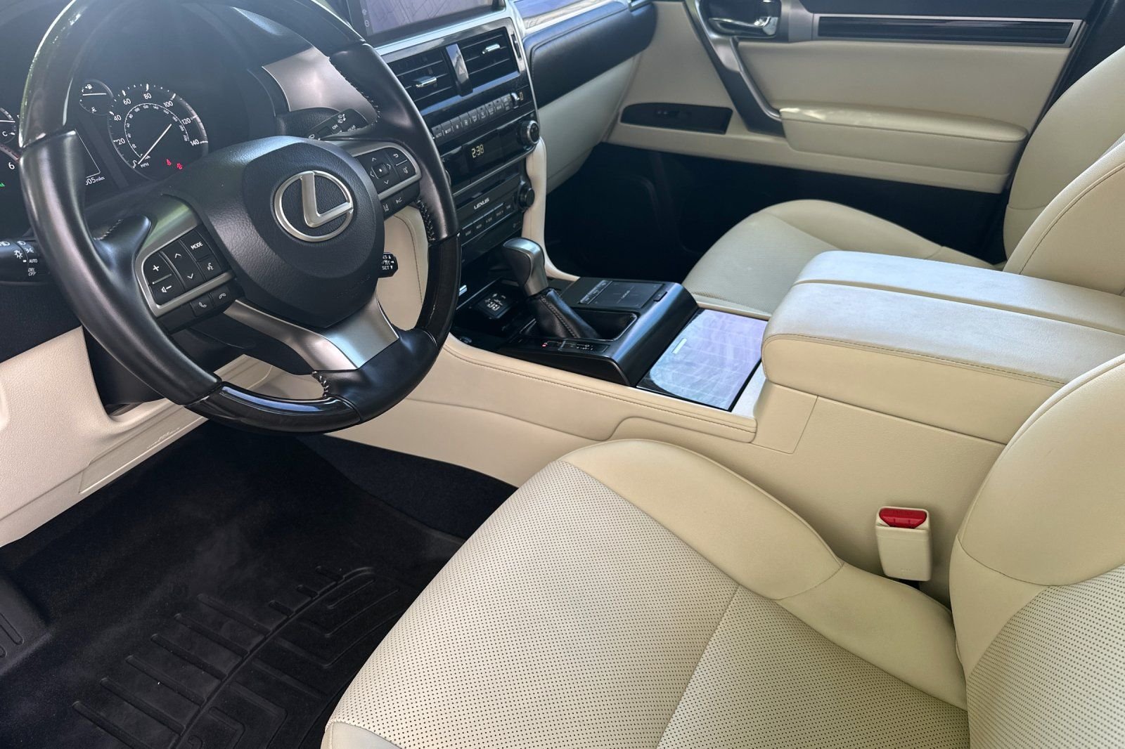 Used 2022 Silver Lexus 460 image 10
