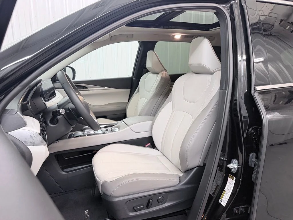 Used 2026 Black INFINITI PURE image 12