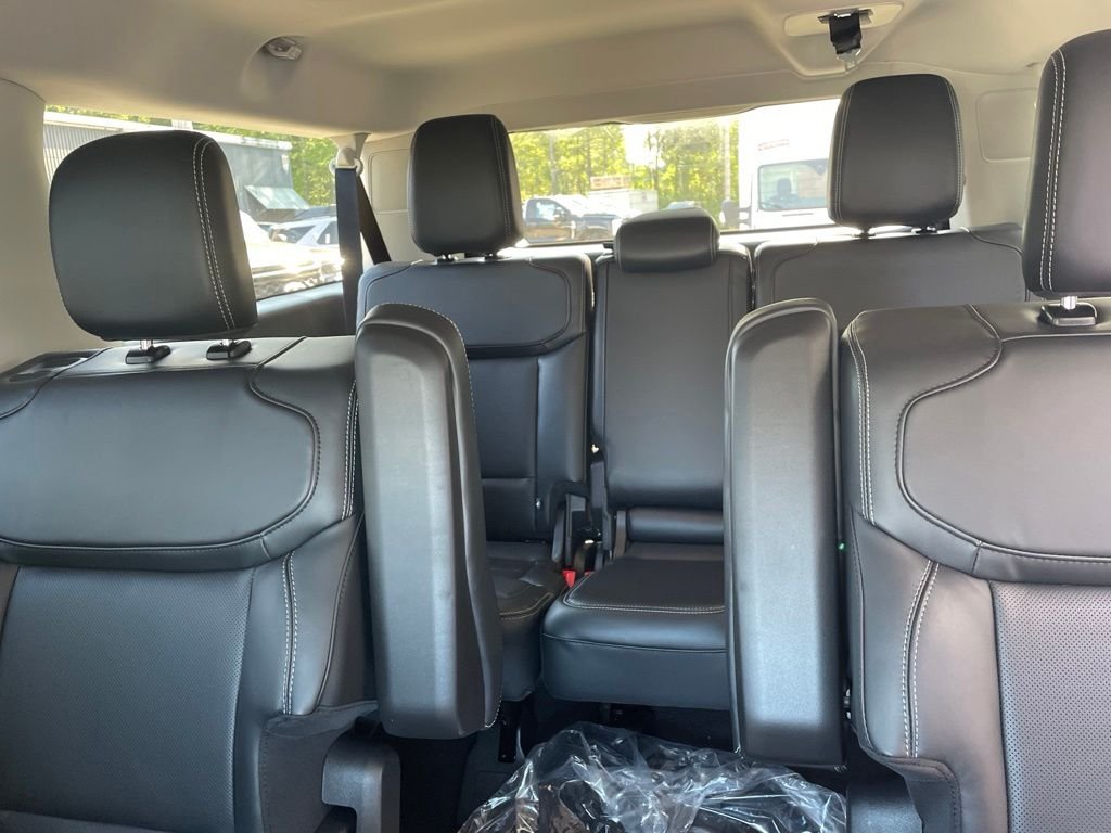 New 2027 Star White Metallic Tri-Coat Ford MAX Platinum image 21