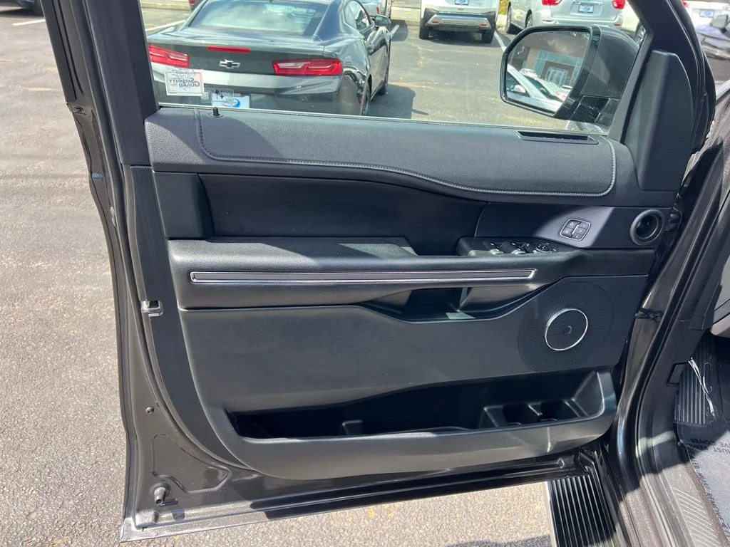 2021 Ford Expedition XLT - Photo 10