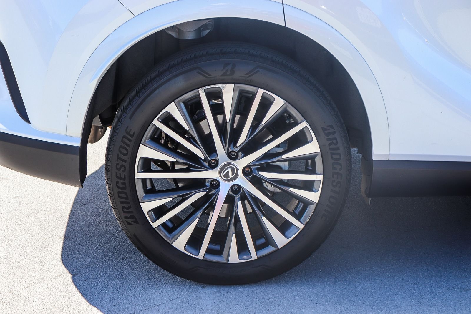 Used 2023 White Lexus 350 Premium Plus image 9