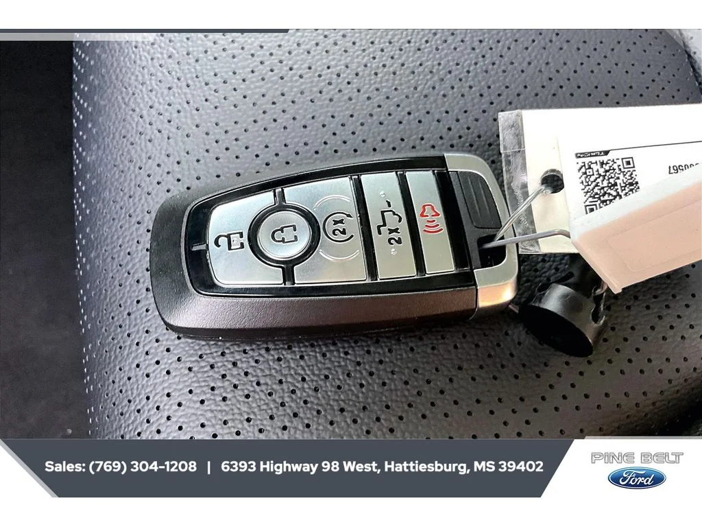 New 2027 Carbonized Gray Metallic Ford F-250® Lariat® image 9