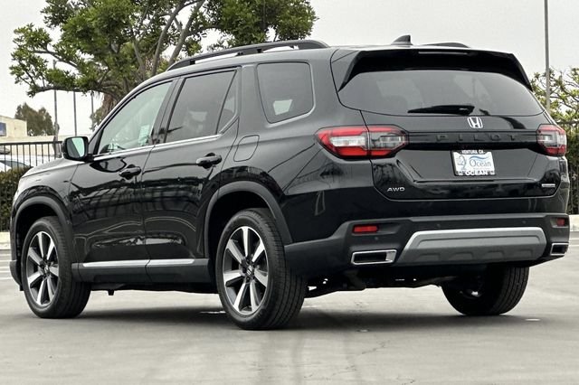 Used 2025 Black Honda Touring image 6