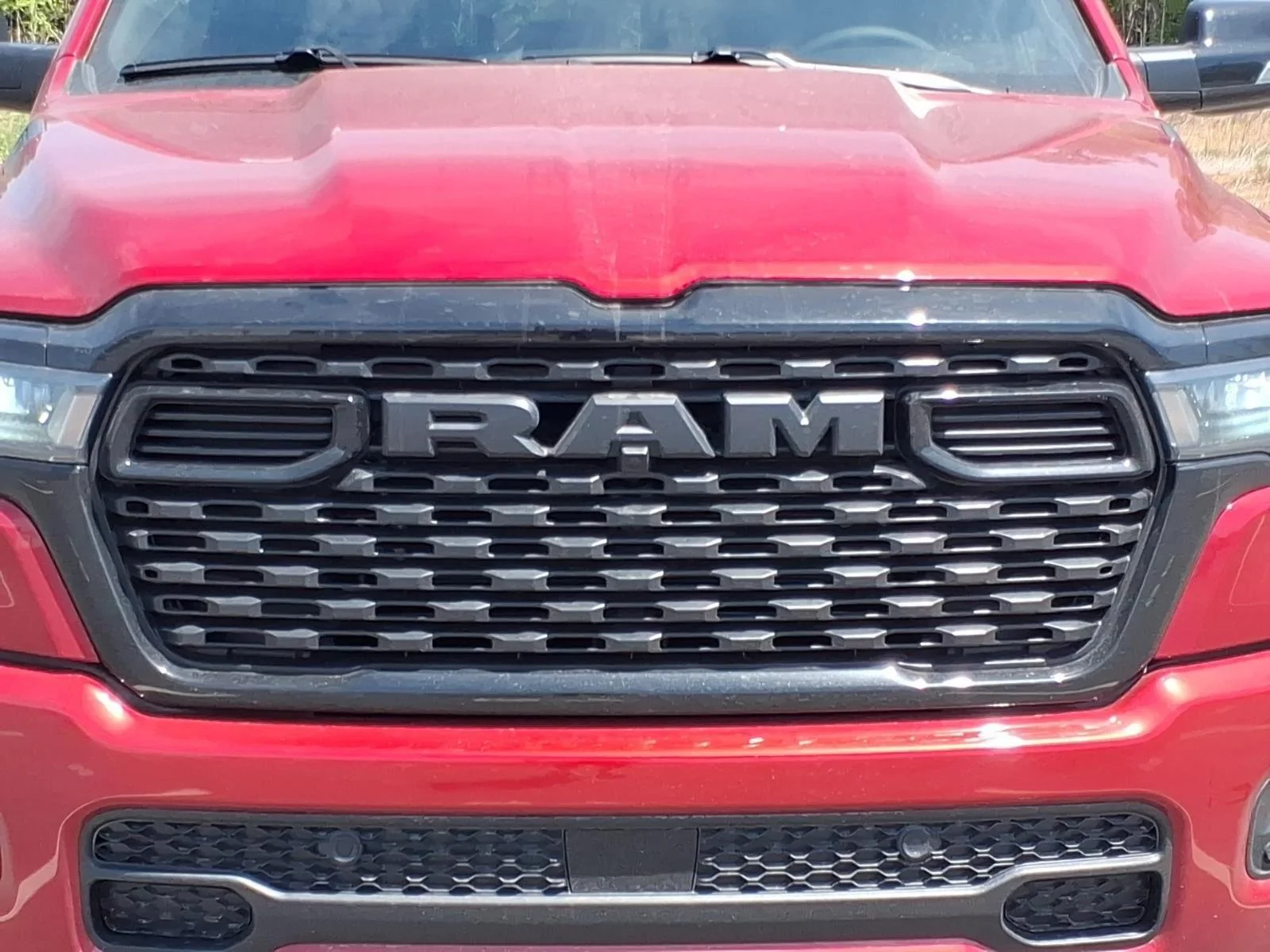New 2026 Molten Red Pearl-Coat Exterior Paint RAM Big Horn image 14