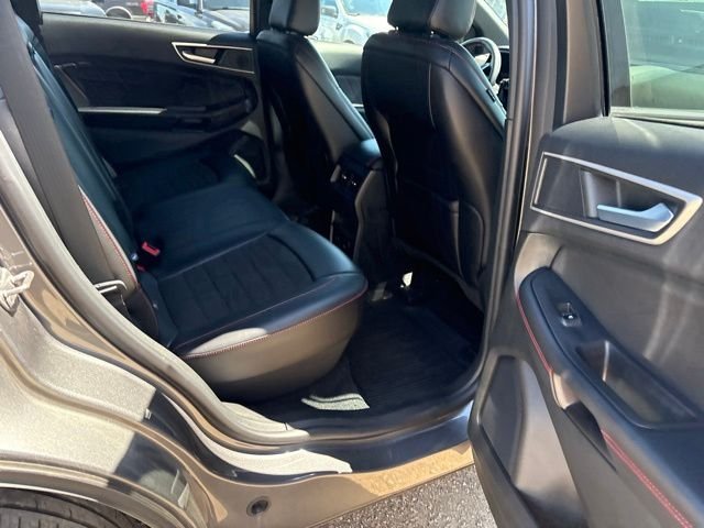 Used 2023 Gray Ford ST Line image 10