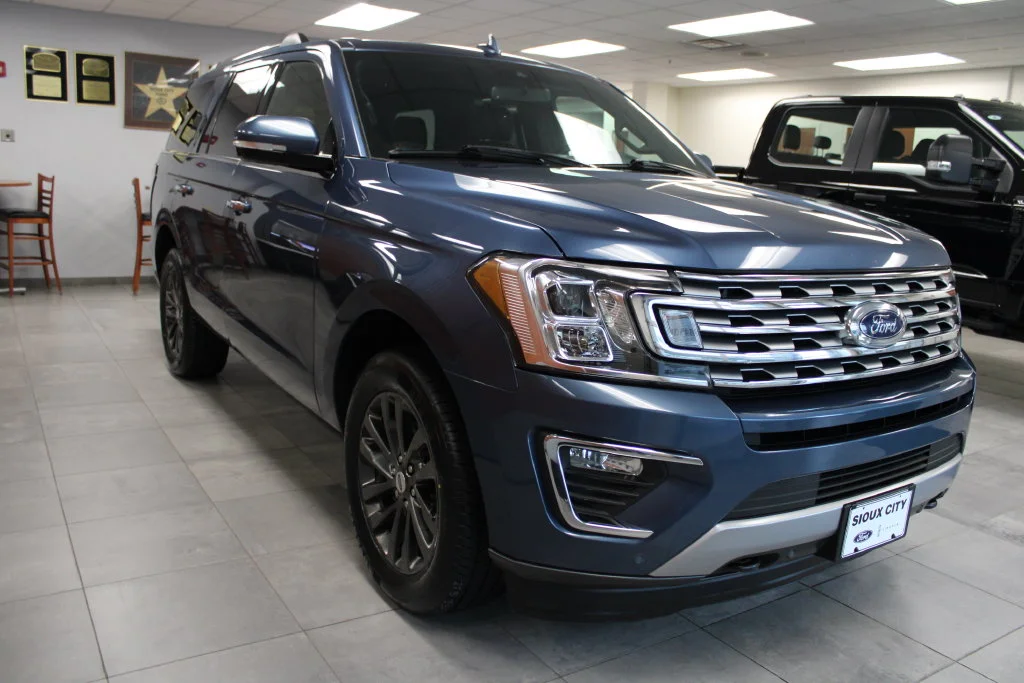 Certified Used 2019 Blue Metallic Ford Limited image 3