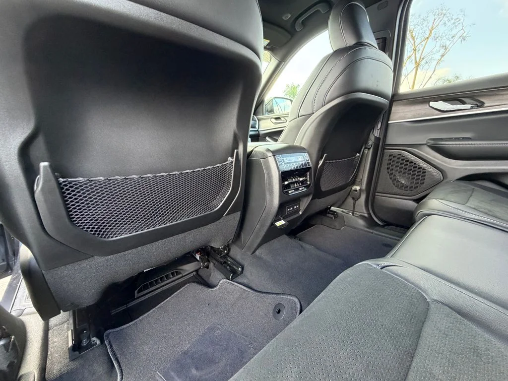 New 2026 Baltic Gray Metallic Clear-Coat Exterior Paint Jeep Altitude image 26
