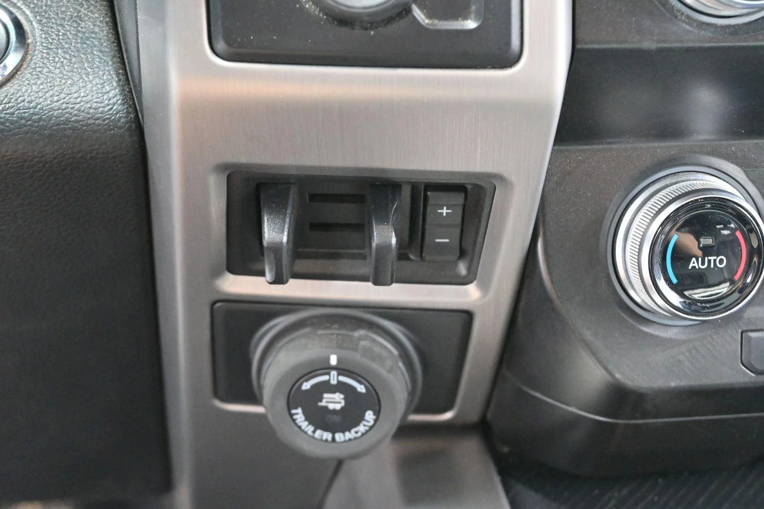 Used 2021 Velocity Blue Ford Platinum image 25