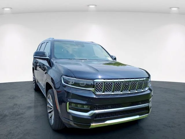 Used 2025 Black Jeep Base image 7