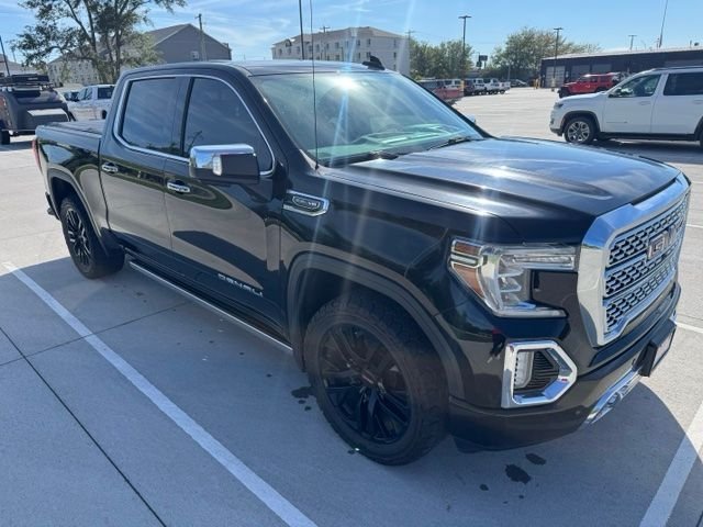 Used 2019 Black GMC Denali image 2