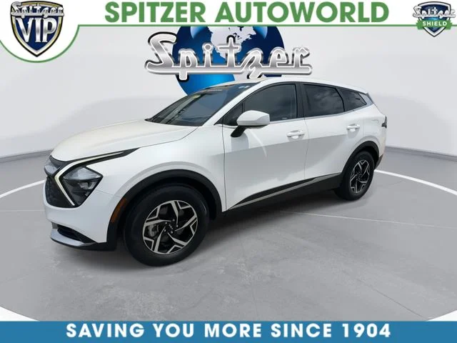 Used 2023 White Kia LX image 4