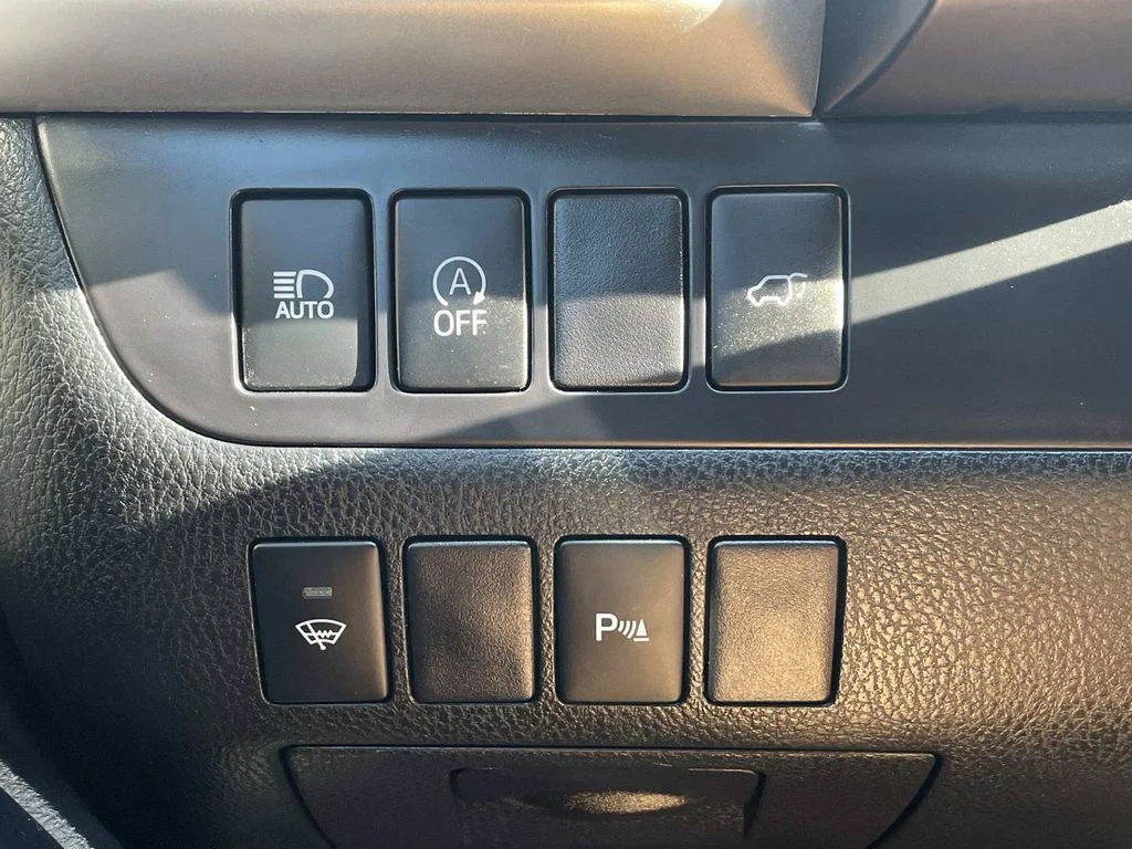 Used 2017 Silver Toyota Limited image 29