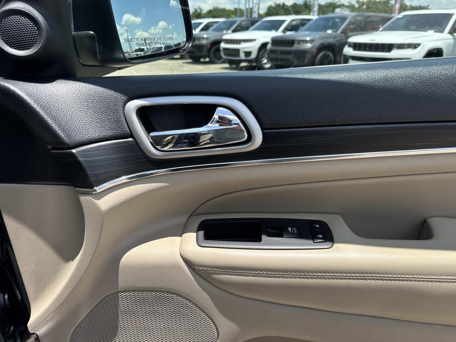 Used 2020 Blue Jeep Limited image 14