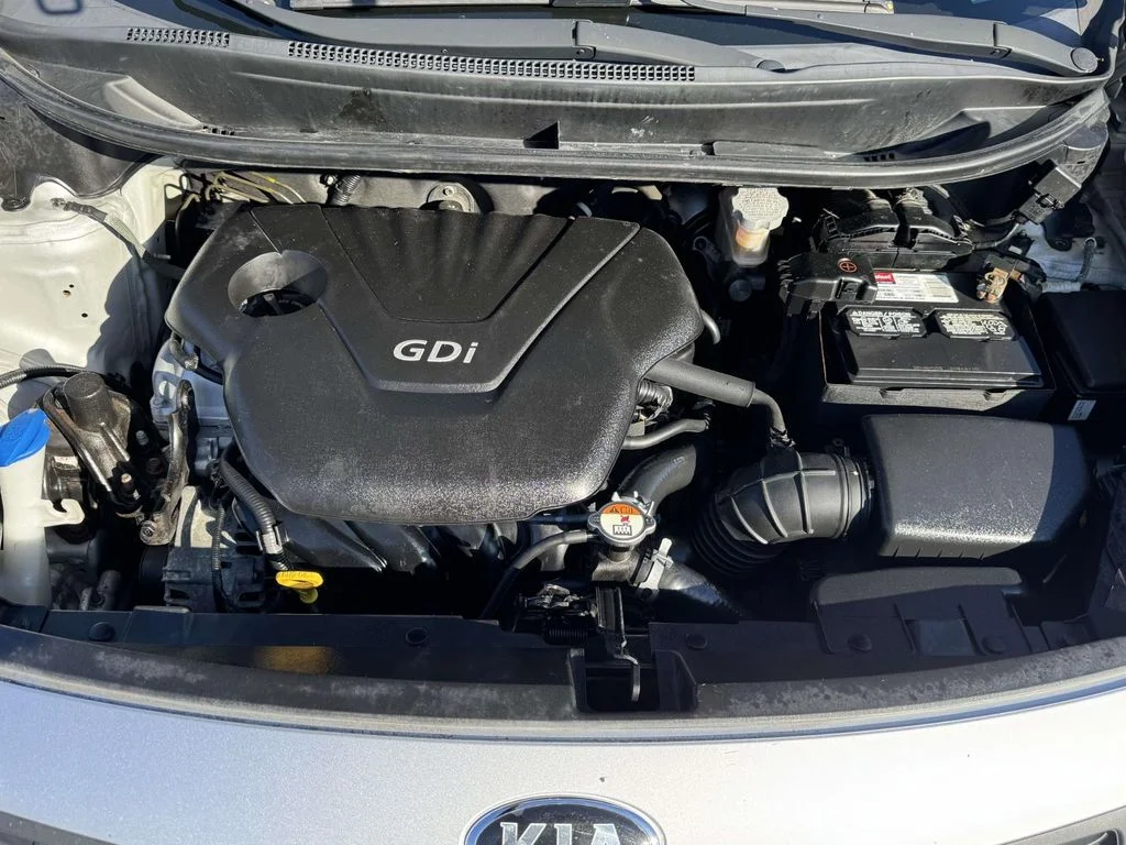 Used 2015 Silver Kia LX image 13